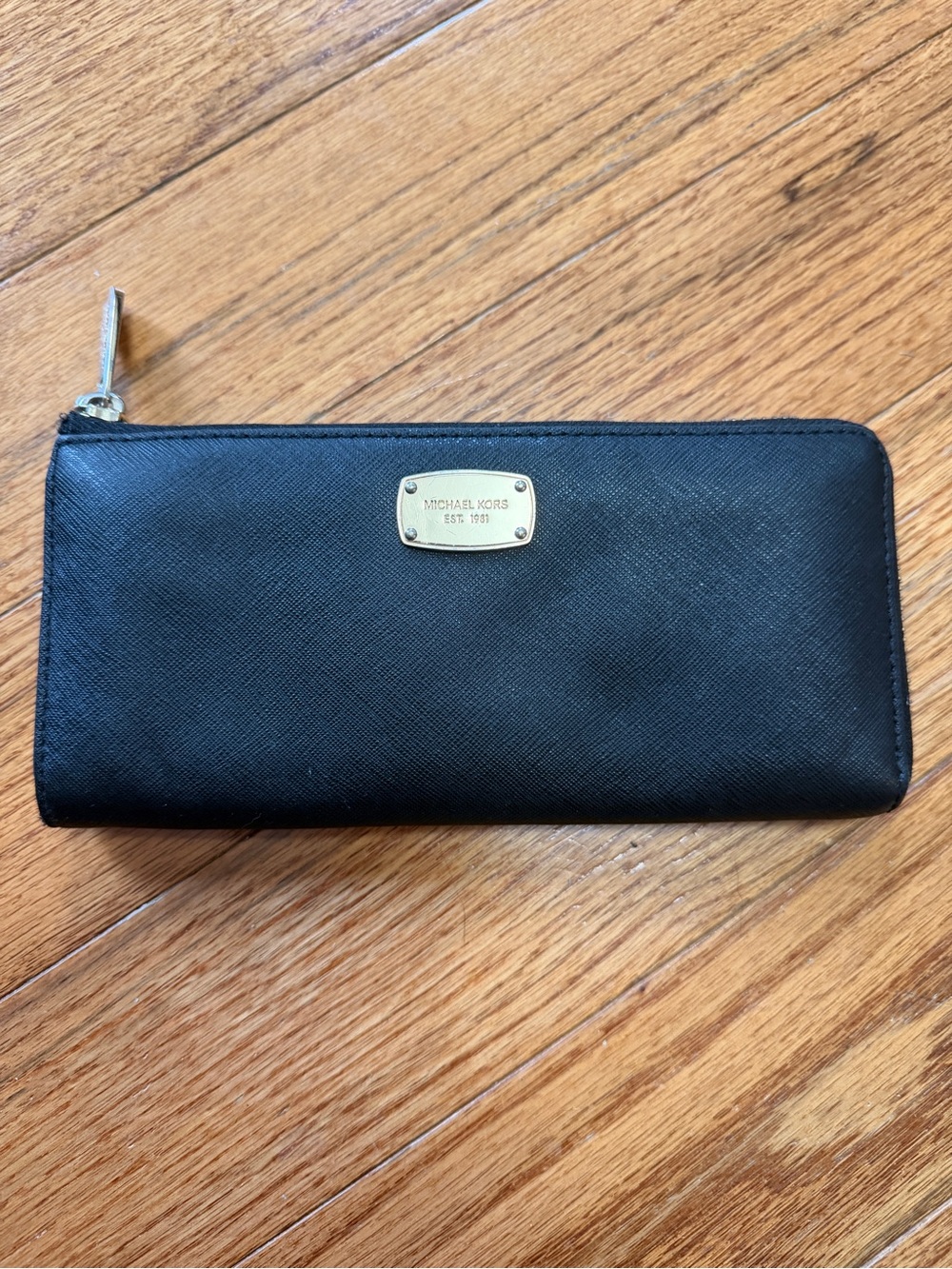 Michael Kors Black Saffiano Leather Jet Set Continental Zip Around Wallet